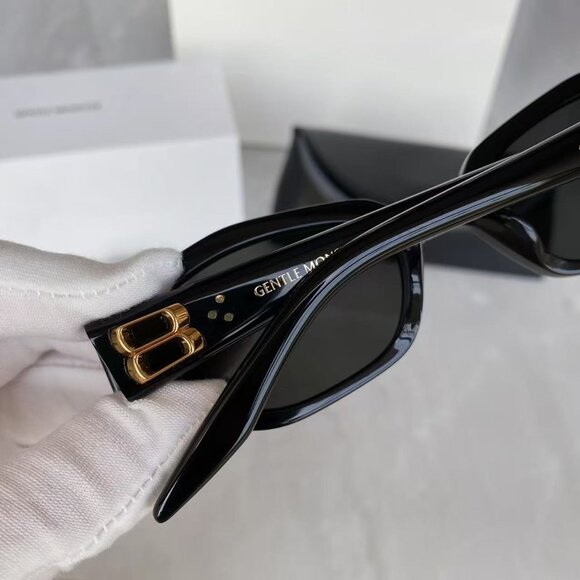 Gentle Monster Black Rectangular Sunglasses Gold Detail Designer Shades main image 6